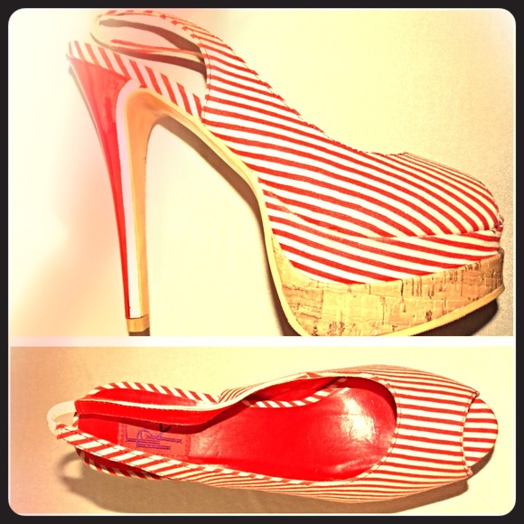 Ferenheight Platform Heels Red Size: 8.5 US
