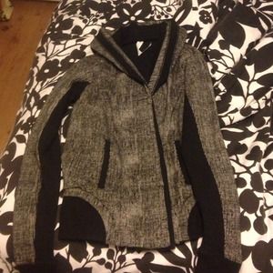 Lulu lemon jacket size 8