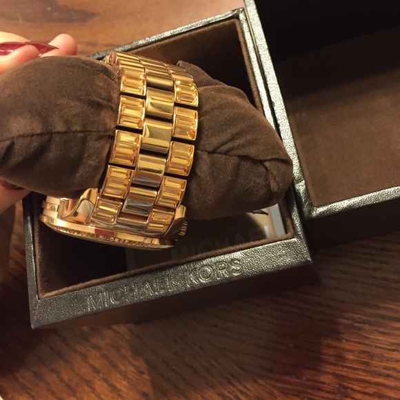 SOLD - Picture 4 of 4