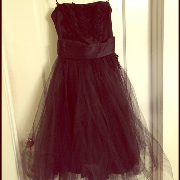 Sz 2 ABS black cocktail dress w/ tulle skirt $75