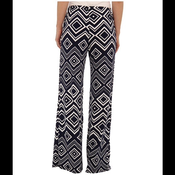 🌹Classy & Cozy Navy/White Palazzo Pants🌹 - Picture 3 of 4