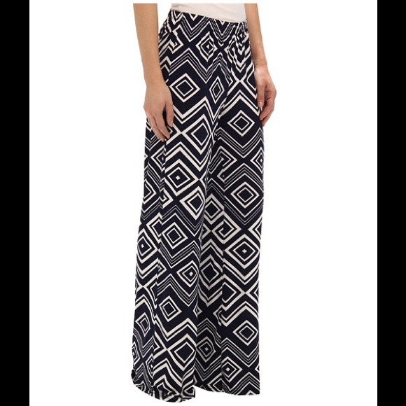 🌹Classy & Cozy Navy/White Palazzo Pants🌹 - Picture 4 of 4