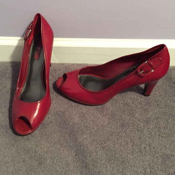 Bandolindo red buckle high heels