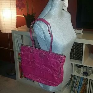 #8 Coach Fuchsia Patent Tote
