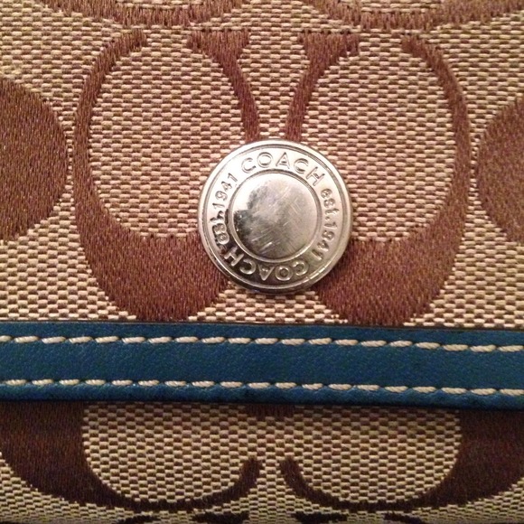 Tri-fold brown and teal Coach logo wallet - Picture 4 of 4