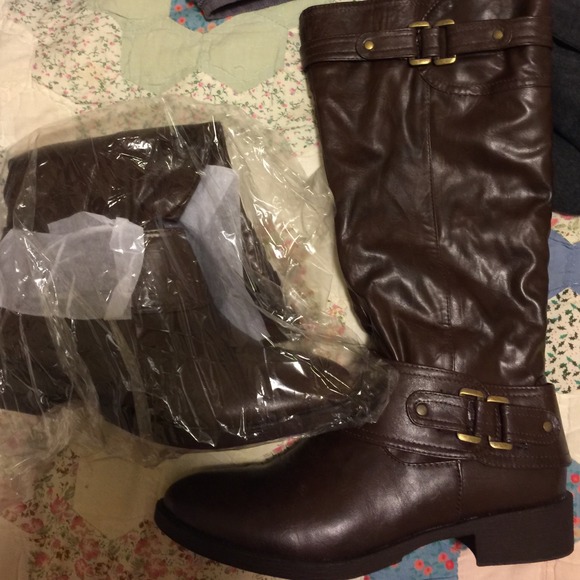 Brown buckle zip up boots