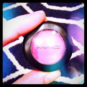 ‼️SALE‼️ Mac eye shadow in cremè de violet