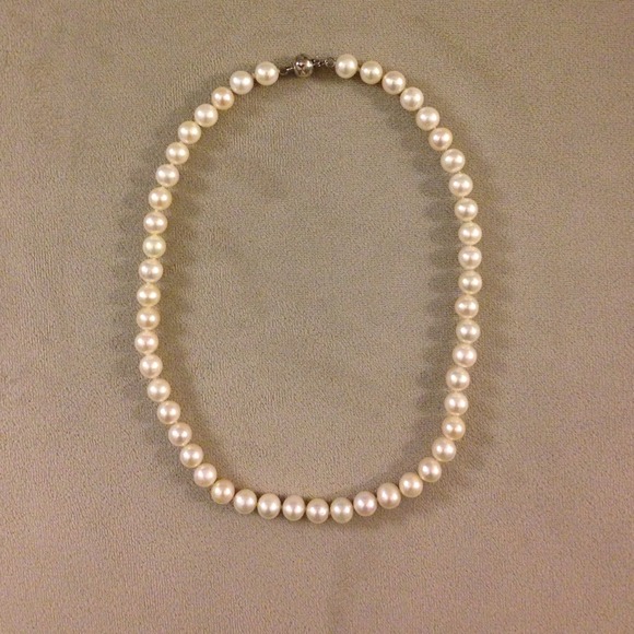Lovely freshwater pearl necklace