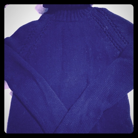 Theory Black, wool/cashmere turtleneck. Size P