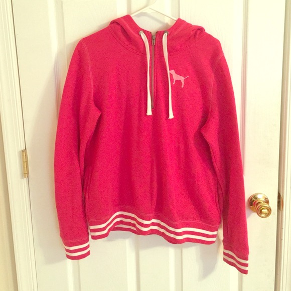 Victoria's Secret Sweaters - 🎀Love pink Victoria's Secret half zip hoodie🎀