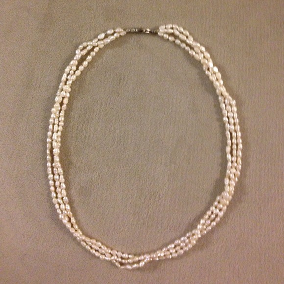 Vintage freshwater pearl necklace