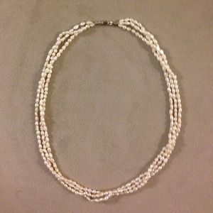 Vintage freshwater pearl necklace