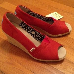 Toms red Canvas wedges NEVER WORN