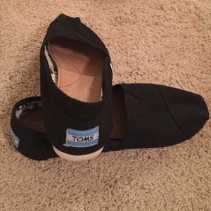 Authentic black canvas Toms