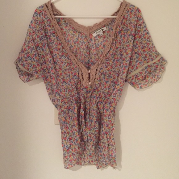 Cute floral print top 🌻