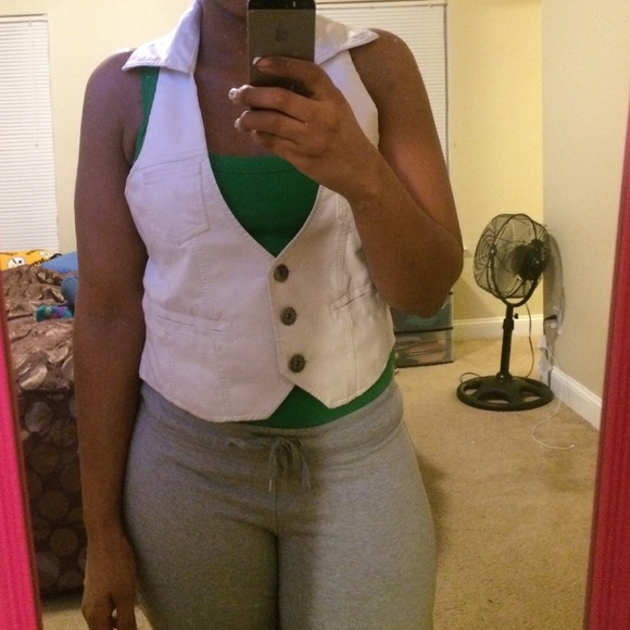 Vest - Picture 1 of 3