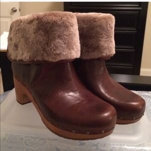 BRAND NEW UGG Australia size 9