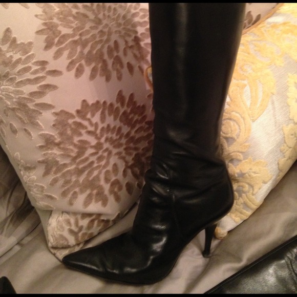 Via Spiga black leather boots