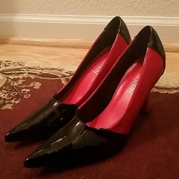 Black & Red 3 in Heels - Picture 3 of 4