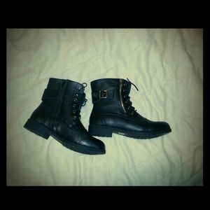 💥PRICE CUT💥 NWT Combat Boots