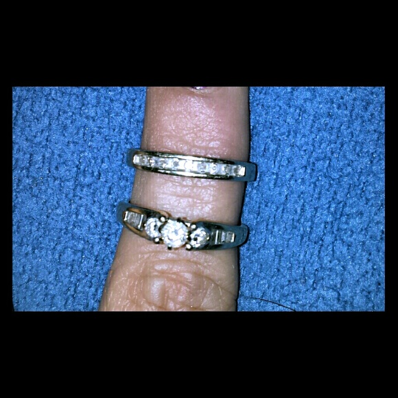 White gold engagement/wedding ring