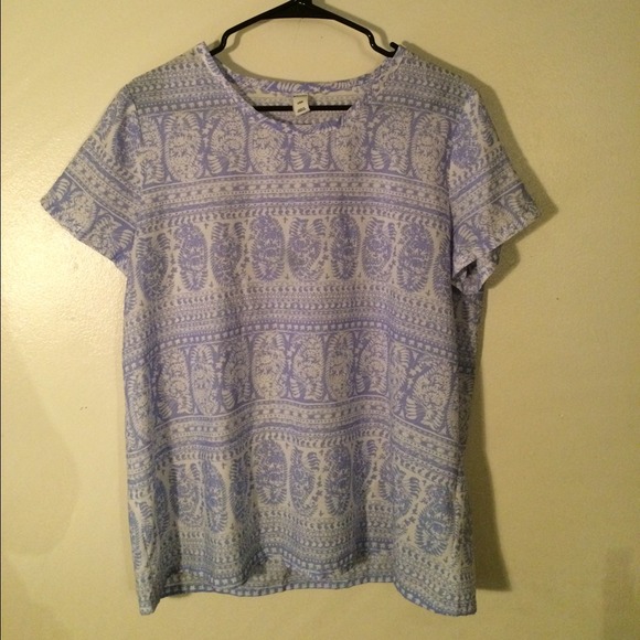 Cute patterned top!