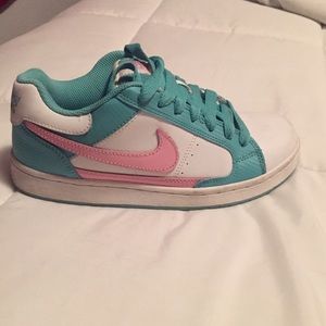 Nike women's SB 6.0