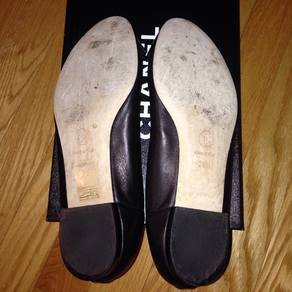 Chanel ballerina flats. **SOLD** - Picture 3 of 4