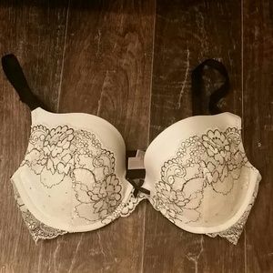 ***REDUCED*** Victoria secret bra