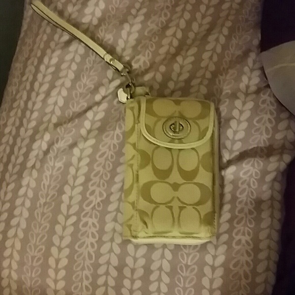 Coach iPhone 5 wristlet