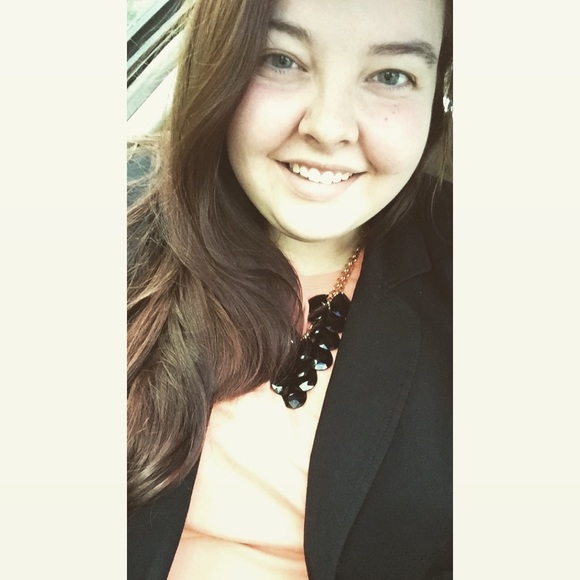 Meet your seller! 🐝 - Picture 3 of 4