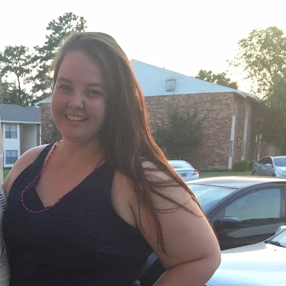 Meet your seller! 🐝 - Picture 1 of 4