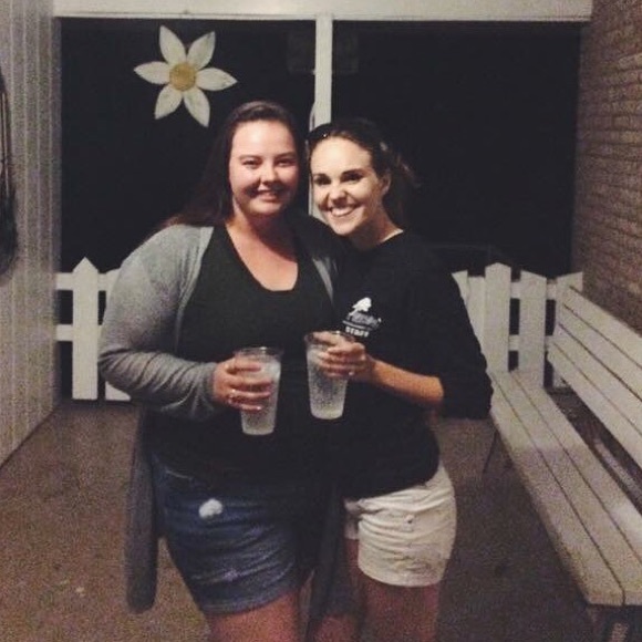 Meet your seller! 🐝 - Picture 4 of 4