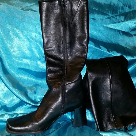 Gently worn Ladies black leather boots