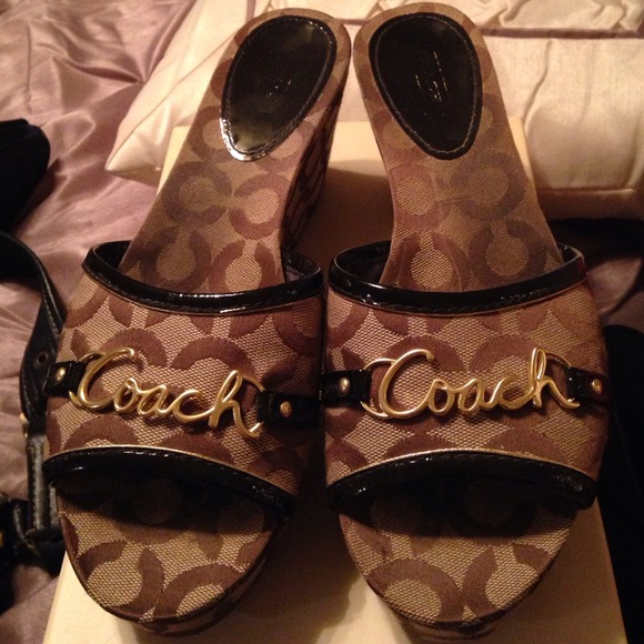 Coach sandals.. With original box.. Worn twice !!