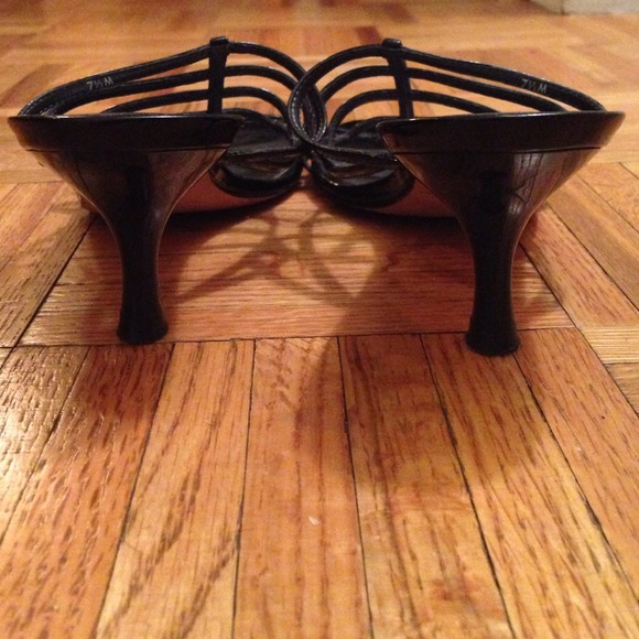 Stuart Weitzman shoes! Not on sale for $5 - Picture 2 of 4