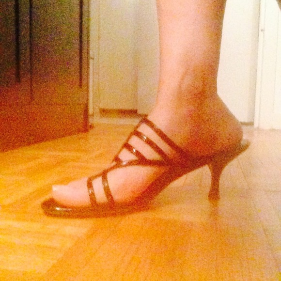 Stuart Weitzman shoes! Not on sale for $5 - Picture 3 of 4