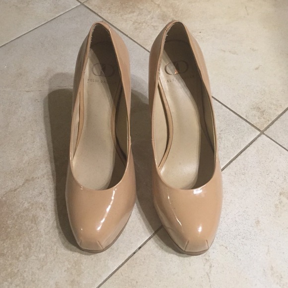 Kelsi Dagger Nude Patent Pumps. Flash sale! - Picture 1 of 4