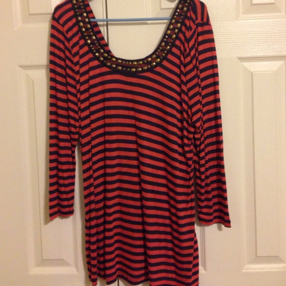 Peach and navy Jessica Simpson top