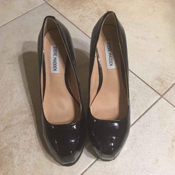 Black Steve Madden patent leather pumps Flash sale