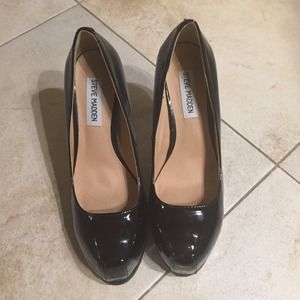 Black Steve Madden patent leather pumps Flash sale