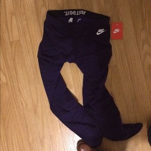 Nike women's legging work out pants