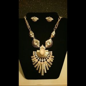 Statement necklace and earring set