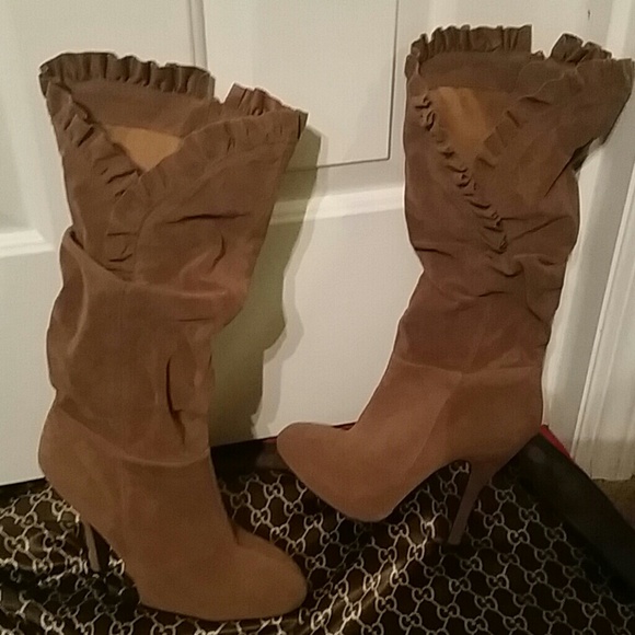 **** reduced**** Brown boots with ruffling