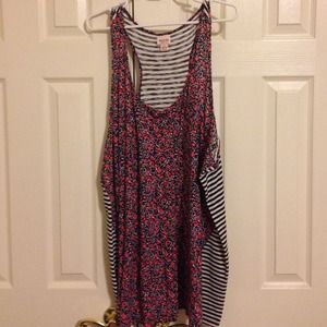 Super cute floral/stripped tunic