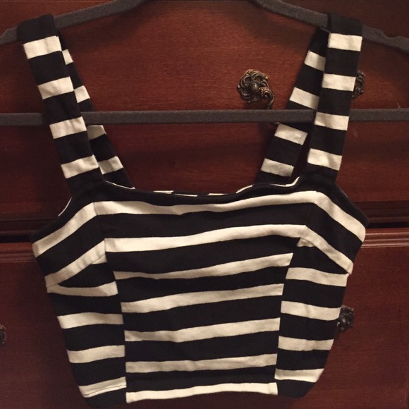 Black/white striped crop top!