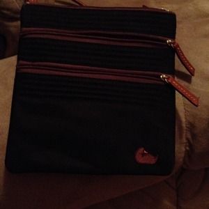 Dooney & Bourke cross body