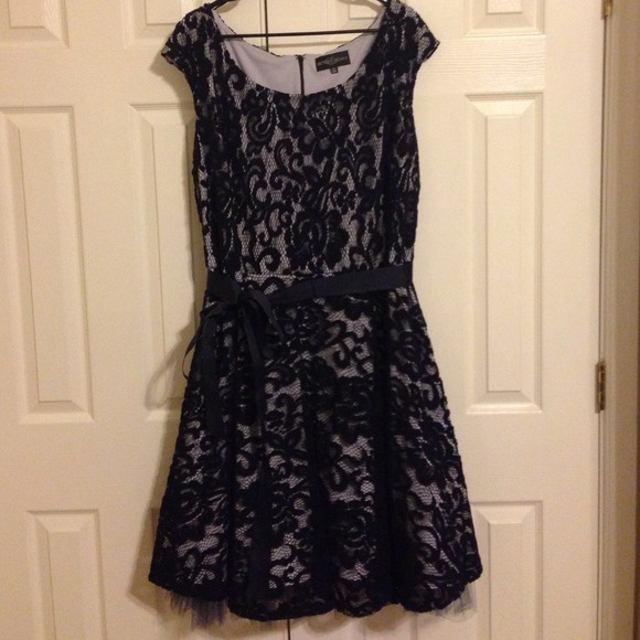 Gorgeous navy dress