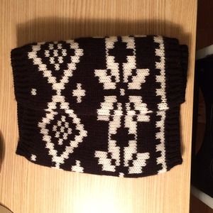 Tribal neck warmer