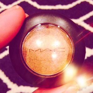‼️SALE‼️ Mac eye shadow in Goldmine